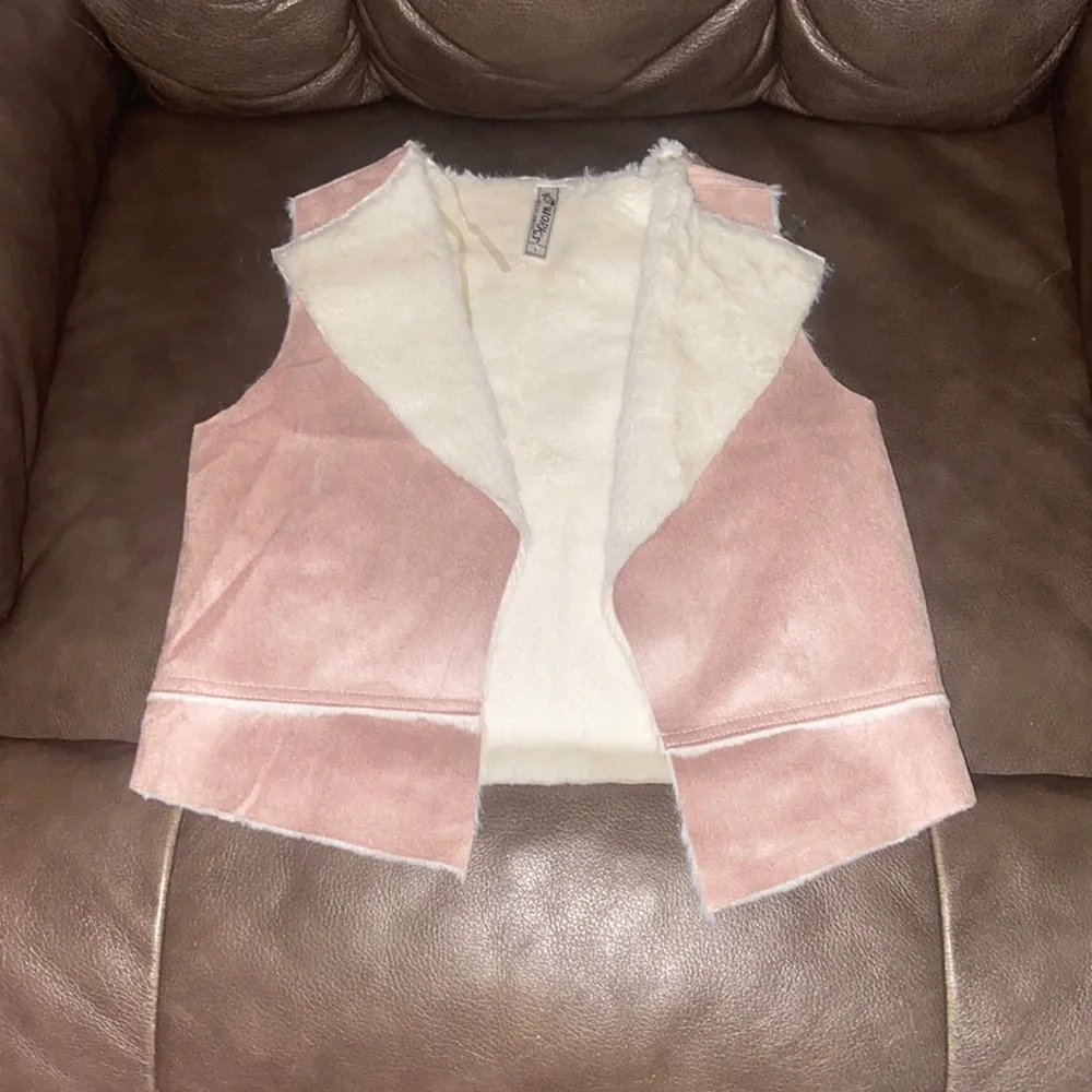 Girls soft wool vest!